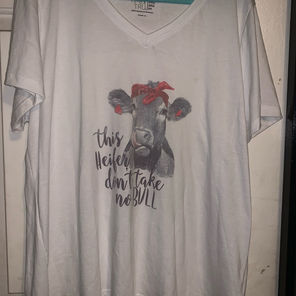Cute cow shirt! This would look great with some blue jeans and booties this fall